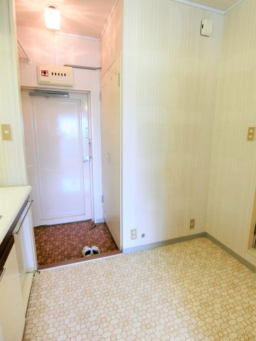 ダイアパレス白子の玄関