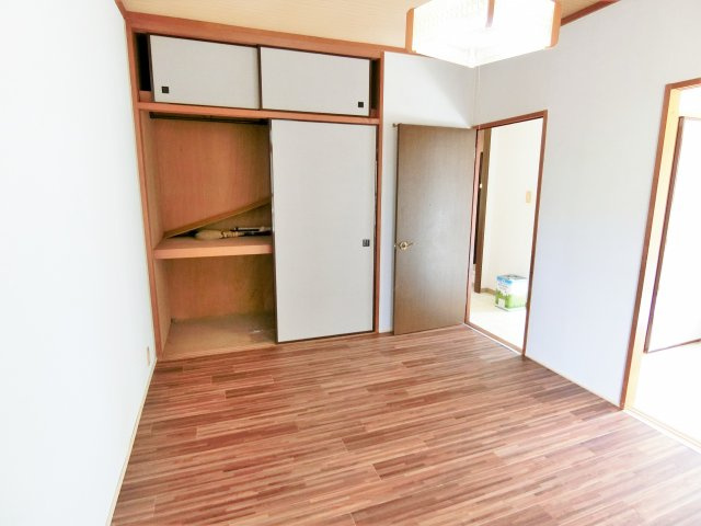 南横川ユングフラウの洋室