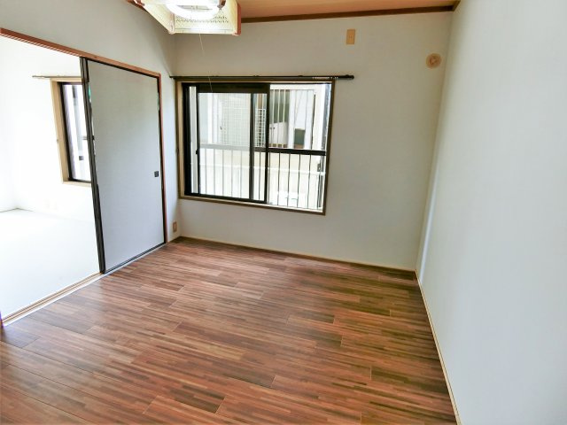 南横川ユングフラウの洋室