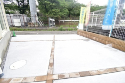 【駐車場】 | 立川市柴崎町20-1期　2号棟 | 車好きのパパにはうれしい広さのカースペース、休日には自慢の愛車を思う存分メンテナンス。