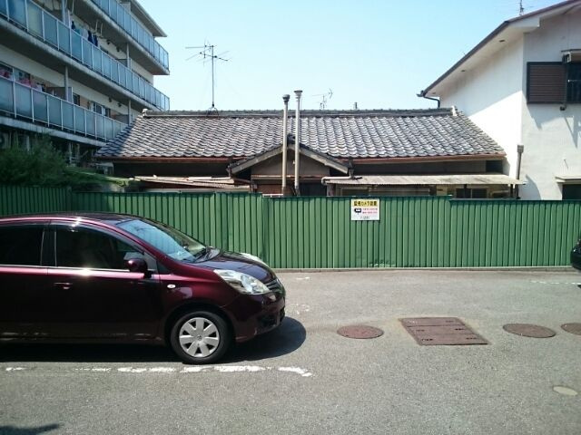 プリンスコートの駐車場