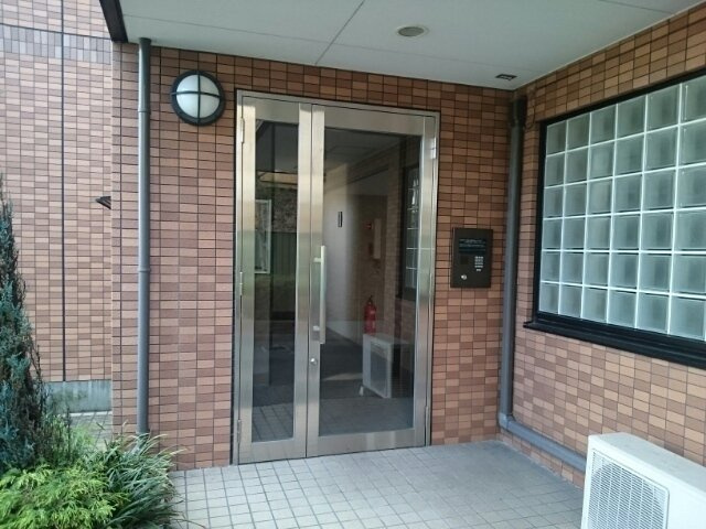 プリンスコートのエントランス