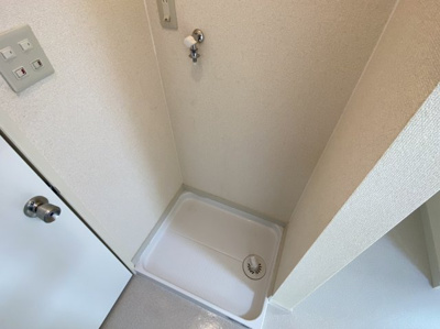 【設備】 | メゾン高部B | 室内洗濯機置場