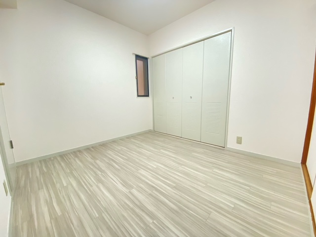 メゾンアザレアの洋室