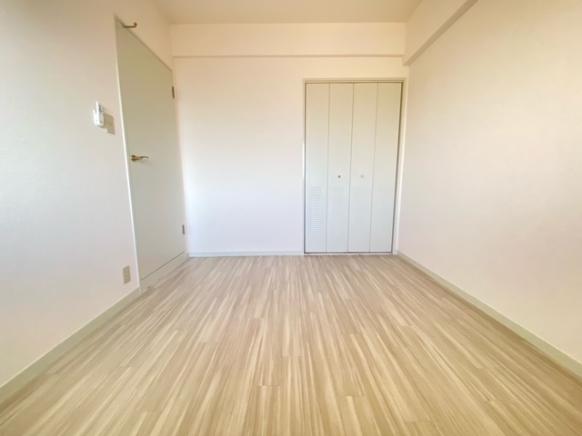 メゾンアザレアの洋室