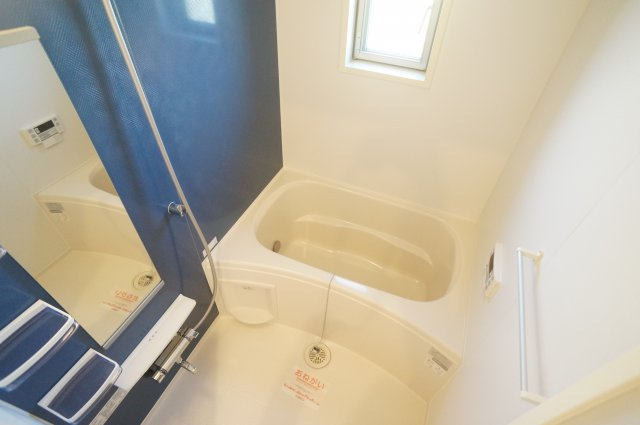 イーストソレイユ荻野Ⅰ・Ⅱの浴室|参考、同建物・反転間取りの号室