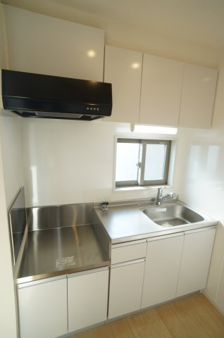 イーストソレイユ荻野Ⅰ・Ⅱのキッチン|参考、同建物・反転間取りの号室