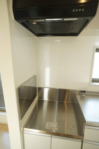 イーストソレイユ荻野Ⅰ・Ⅱのキッチン|参考、同建物・反転間取りの号室