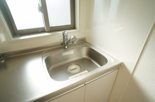 イーストソレイユ荻野Ⅰ・Ⅱのキッチン|参考、同建物・反転間取りの号室