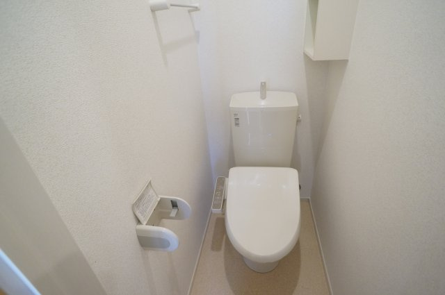 イーストソレイユ荻野Ⅰ・Ⅱのトイレ|参考、同建物・反転間取りの号室