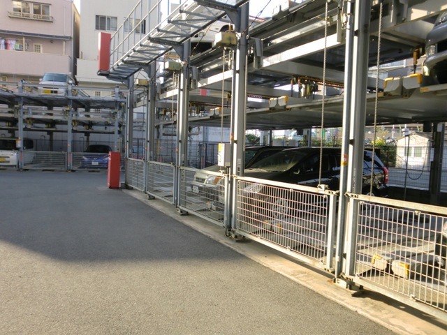 大阪市淀川区西三国４丁目の賃貸マンションの駐車場