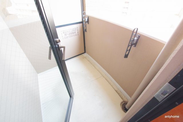 フォレステージュ江坂垂水町　仲介手数料無料のバルコニー