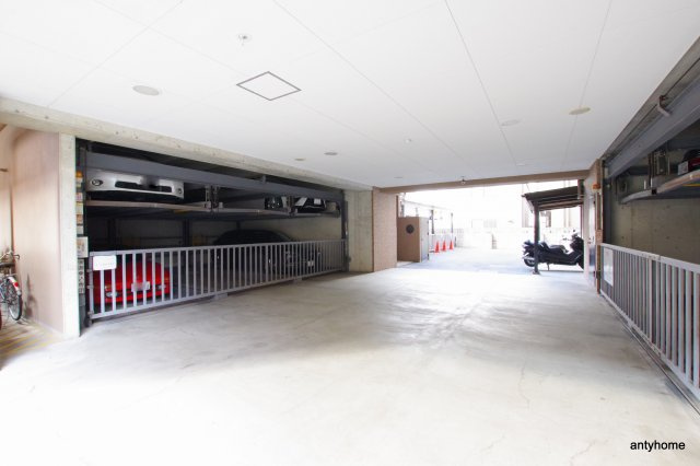 フォレステージュ江坂垂水町　仲介手数料無料の駐車場