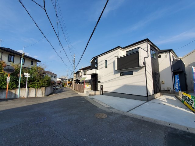 天白区荒池　１号棟〈仲介手数料無料〉平針小学校・平針中学校　新築一戸建ての前面道路含む現地写真|11/2撮影〈内覧予約キャンペーン実施中！〉マックスバリュde住まい相談までご連絡下さい。