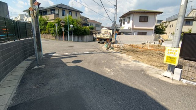【前面道路含む現地写真】 | 天白区荒池　２号棟〈仲介手数料無料〉平針小・平針中　新築一戸建て