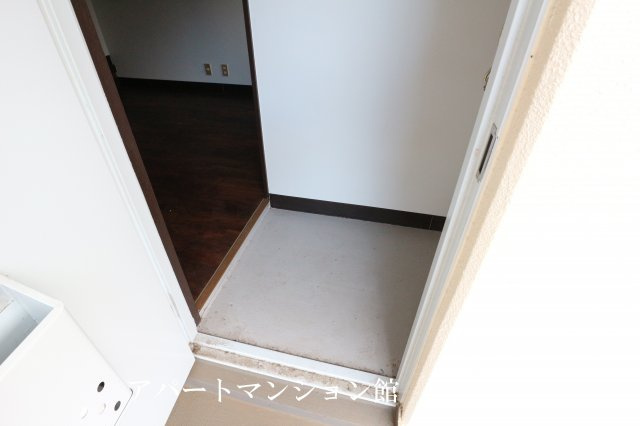 フラット白山第一の玄関