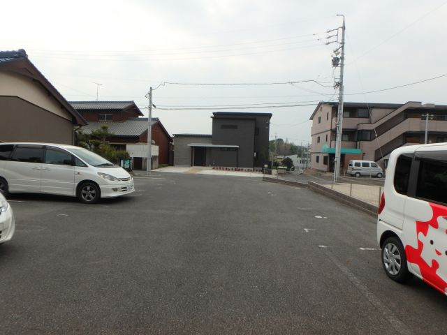 パルレⅡの駐車場