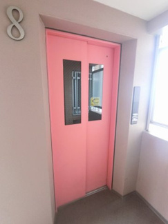【その他共用部分】 | お買い物時やベビーカーの出し入れに便利なエレベーター付です。