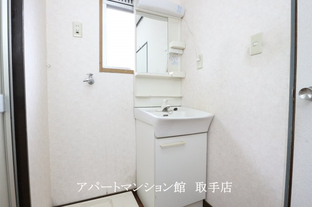 野瀬邸の独立洗面台