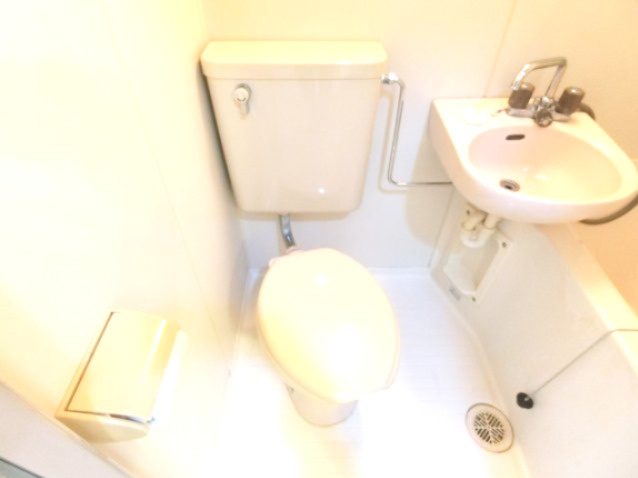レジデンスベルのトイレ|同物件別部屋イメージ写真