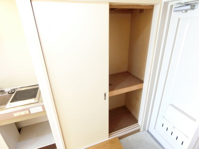 レジデンスベルの収納|同物件別部屋イメージ写真