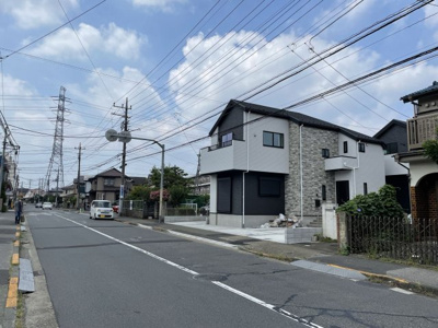【前面道路含む現地写真】 | 仲介手数料無料　日野市多摩平3丁目新築戸建て3棟　3号棟 | 前面道路含む現地写真です