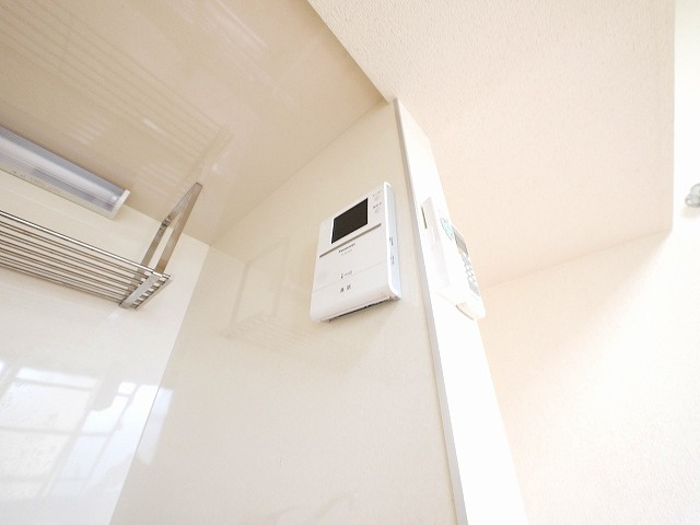 採充エヴォールのセキュリティ|モニター付きインターホンです