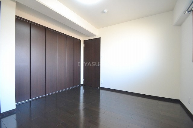 広島市西区己斐本町２丁目の賃貸マンションの洋室