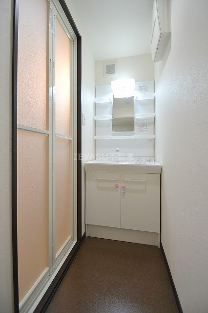 広島市西区己斐本町２丁目の賃貸マンションの独立洗面台