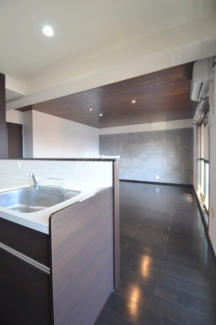 広島市西区己斐本町２丁目の賃貸マンションの居間・リビング