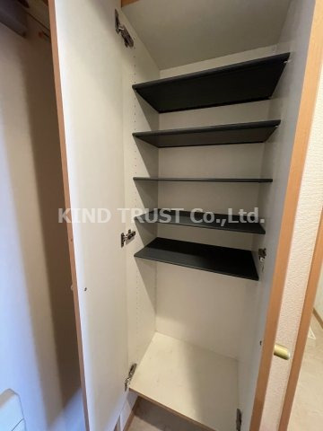 グランエイト中津の収納|ちょっとした収納スペースも充実しています