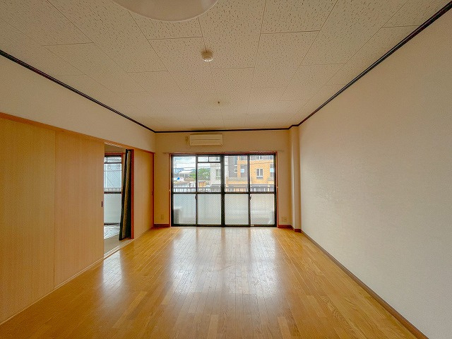 シルキーハイツの居間・リビング|リビングです