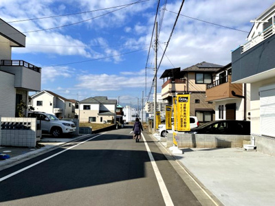 【前面道路含む現地写真】 | 仲介手数料無料　日野市新町5丁目新築戸建て2棟　2号棟