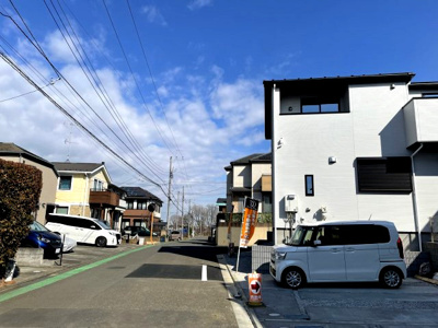 【前面道路含む現地写真】 | 仲介手数料無料　日野市新町5丁目新築戸建て3棟　2号棟
