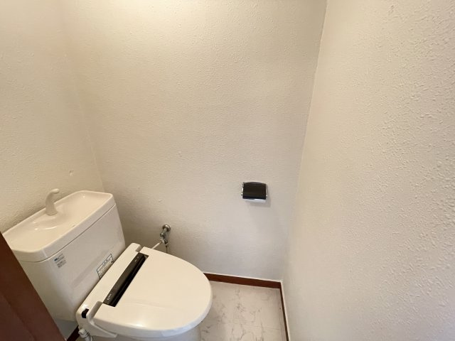 各務ハイツのトイレ|温水洗浄便座付き