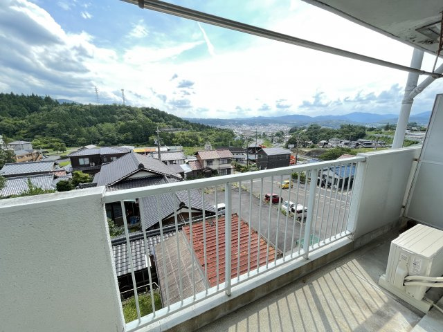 各務ハイツのバルコニー|高台に位置する建物からの景色がきれいです