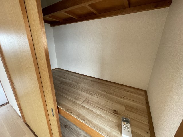 各務ハイツの収納|南側洋室収納①