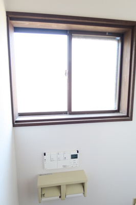 【トイレ】 | 雁子浜貸家 | 窓があります