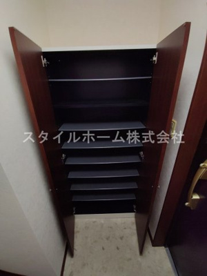 【収納】 | トゥルクパレス | ちょっとした収納スペースも充実しています