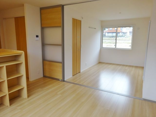 ルミエール　　A棟の居間・リビング
