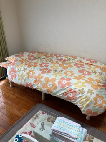 あいらんど花繰　Ａ（ウィークリー）|明るい色調の室内です