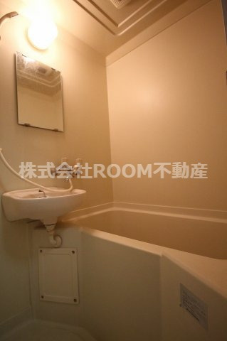 メゾンパークインの浴室|日々の疲れを癒すお風呂付です