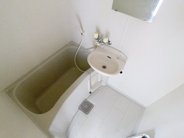 ラヴィ21の浴室