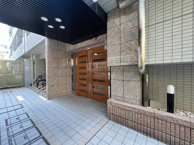【エントランス】 | ディム三宿