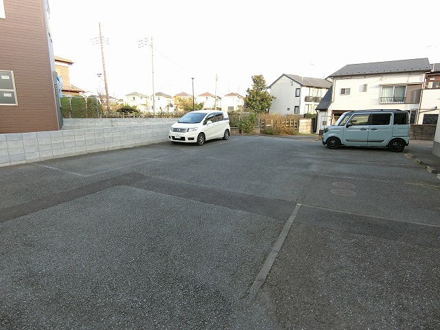レジデンスミノルの駐車場