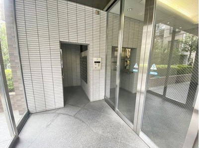 【エントランス】 | リーガル梅田