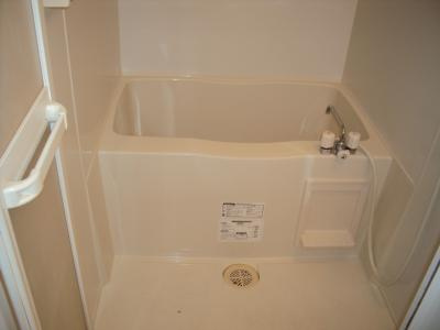 プレゼンス堀川の浴室