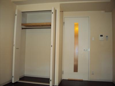 プレゼンス堀川の洋室