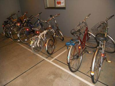 プレゼンス堀川の駐車場|駐輪場