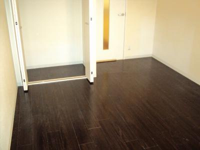 プレゼンス堀川の寝室|洋室